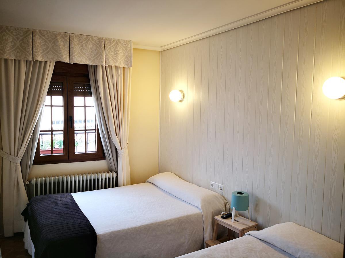 Hostal Alcantara Ávila Eksteriør bilde